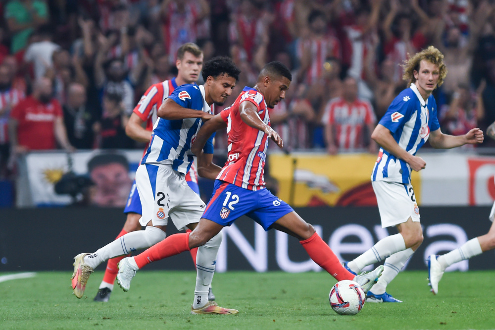 NBA最佳阵容公布：詹姆斯入选,（NBA年度最佳阵容出炉：詹姆斯榜上有名）