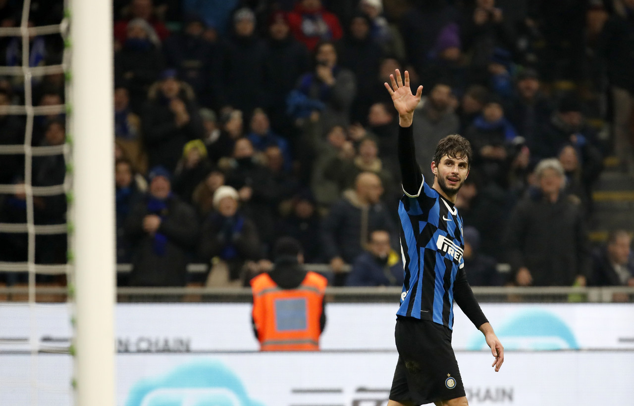 联赛深陷保级泥潭！官方：莱万特主帅卡莱罗下课（保级告急，莱万特官宣主帅卡莱罗下课）