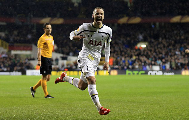 阿坎吉：我认为那根本不是点球，但我们不能给裁判判点的机会（阿坎吉：那球并非点球，但我们不能让裁判有判点机会）