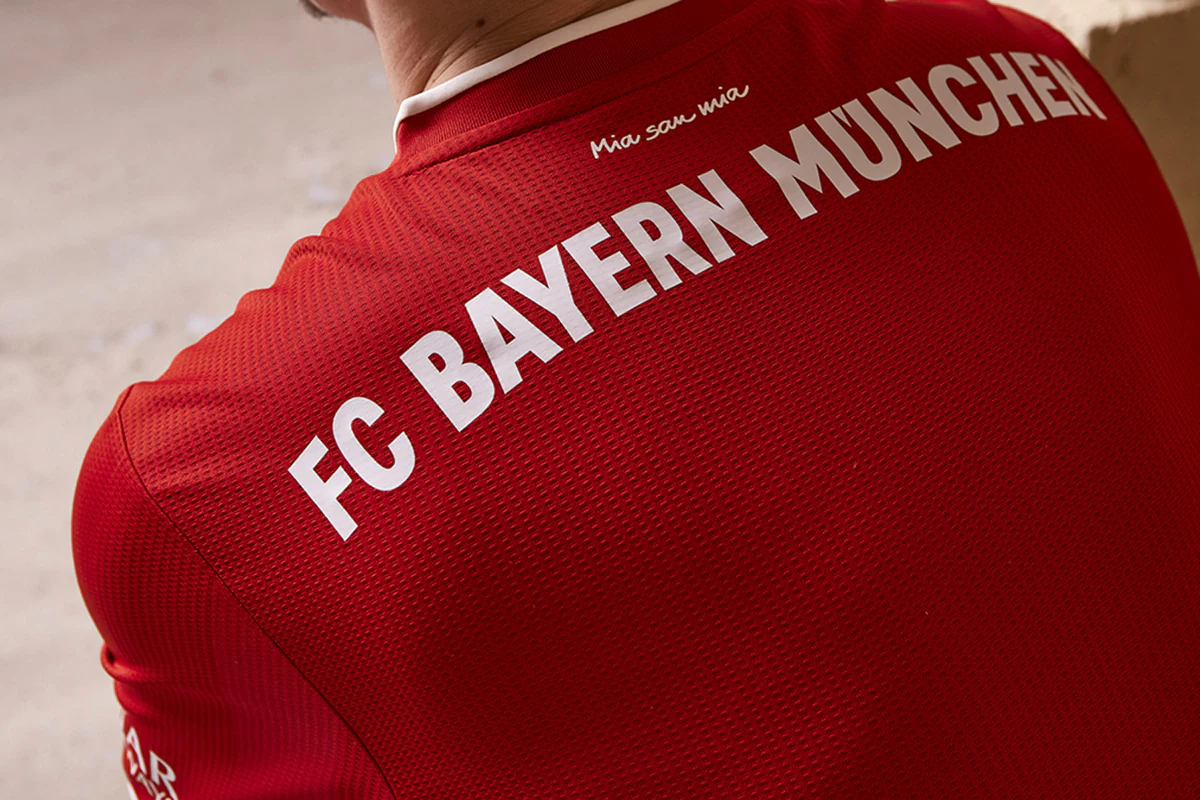 西甲半场：瓦莱拉劲射破门，埃尔切暂1-0赫罗纳（西甲半场：瓦莱拉重炮建功，埃尔切暂以1-0领先赫罗纳）