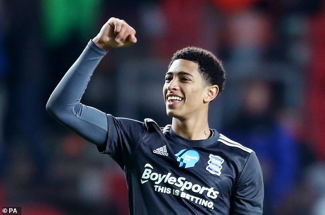 曼联主场迎战西汉姆联，两队均形势不佳，曼联有望取胜。（曼联坐镇老特拉福德迎战西汉姆，双方状态低迷，红魔更被看好取三分。）