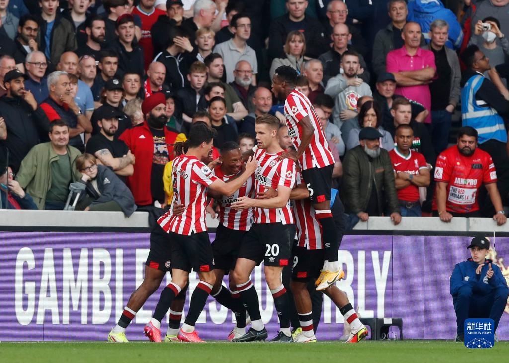 比赛集锦：利雅得胜利4-1赛哈特海湾，C罗献精彩倒钩（C罗倒钩闪耀，利雅得胜利4-1大胜赛哈特海湾｜比赛集锦）