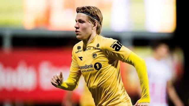 祝福！全北现代国脚宋旻揆与电竞主持人郭珉瑄步入婚姻殿堂（喜讯：全北现代国脚宋旻揆与电竞主持人郭珉瑄喜结连理）