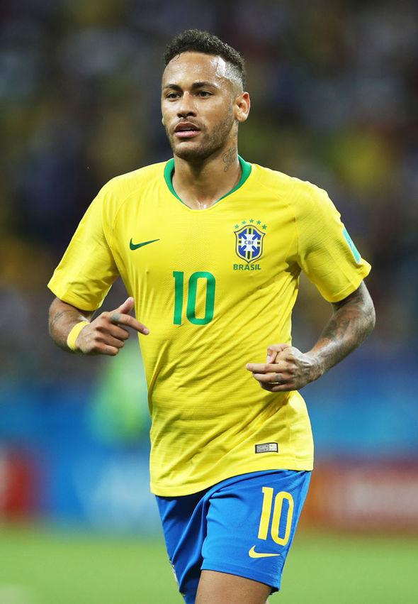 世体：梅西亲签的新秀球星卡被拍卖行估值35000欧元（世体：拍卖行给梅西亲笔签名新秀卡估价3.5万欧元）