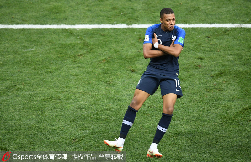 意媒：年薪300万欧的麦肯尼希望涨薪续约，但尤文不愿意接受