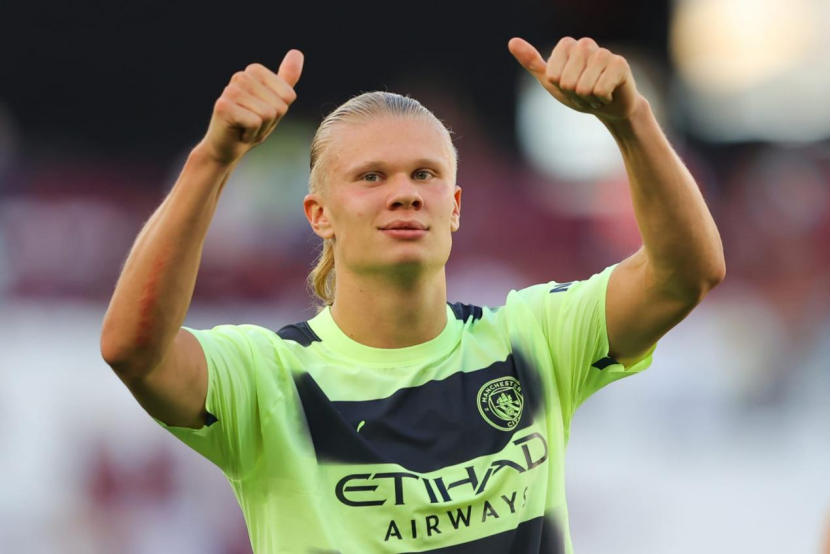 B费本赛季联赛被过25次，排所有英超球员第一位（英超本季被过次数榜：B费25次居首）