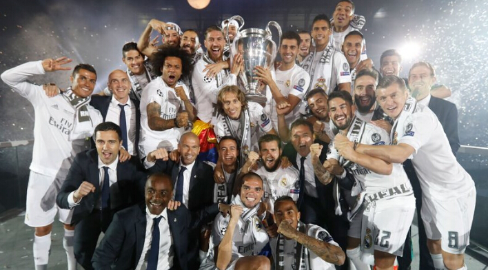 迪纳塔莱：斯帕莱蒂的进攻体系让前锋受益，相信球迷会喜欢他（迪纳塔莱：斯帕莱蒂的进攻打法助力前锋，相信球迷会喜欢他）