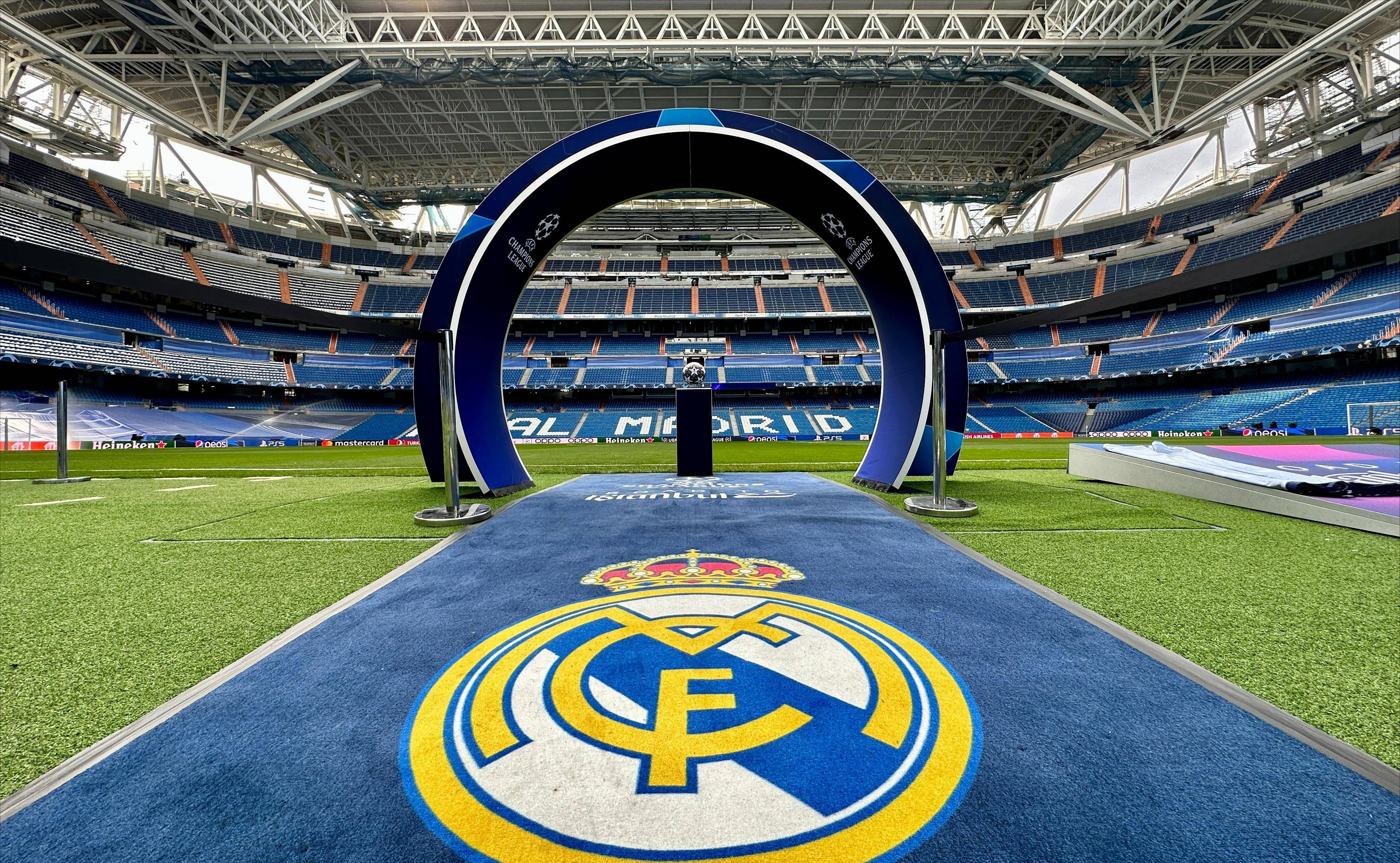 利物浦1-0皇马，麦卡利斯特制胜，库尔图瓦八扑救难掩失利（红军1-0力克皇马：麦卡利斯特攻入制胜球，库尔图瓦8次扑救仍无力回天）