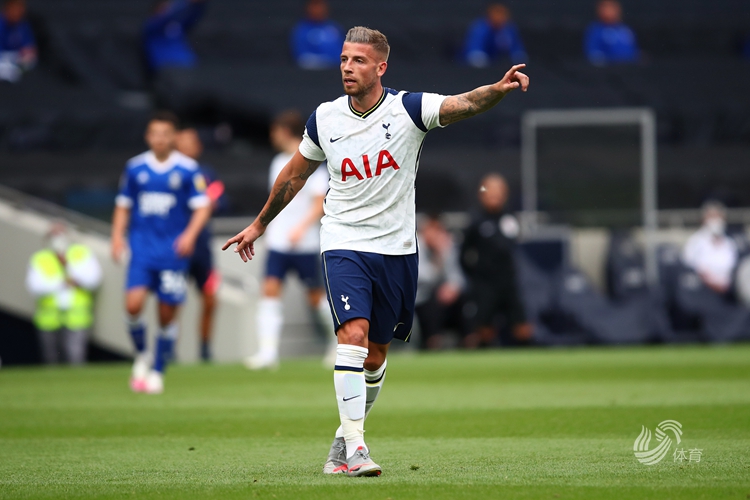 上汽浦东足球场官方：更名为沙特某竞技场的传闻纯属子虚乌有（上汽浦东足球场辟谣：更名为沙特某竞技场的传言不实）