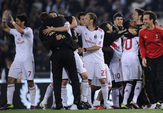 32岁前巴西国脚拉菲尼亚宣布退役，曾效力巴萨、巴黎、国米（32岁拉菲尼亚挂靴：前巴西国脚曾效力巴萨、巴黎、国米）